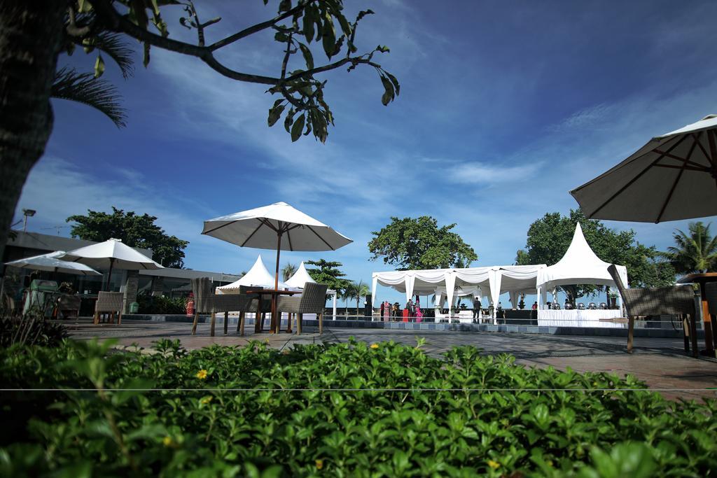 Pangeran Beach Hotel Padang  Eksteriør bilde