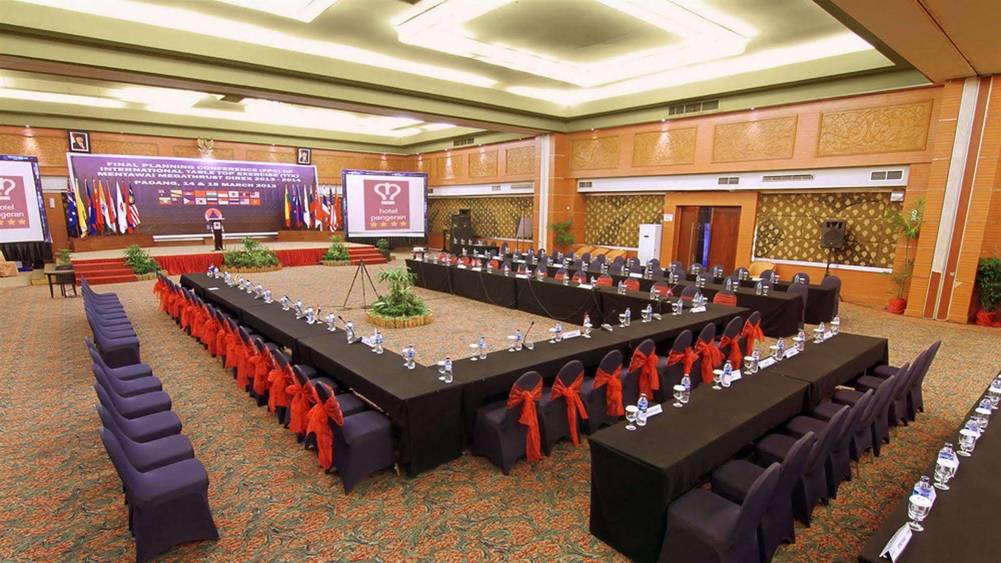 Pangeran Beach Hotel Padang  Eksteriør bilde